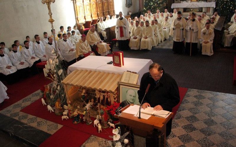 spominska_masa_za_skofa_vovka_01.jpg