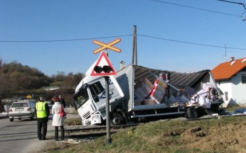 vlak_nesreca_ja.jpg