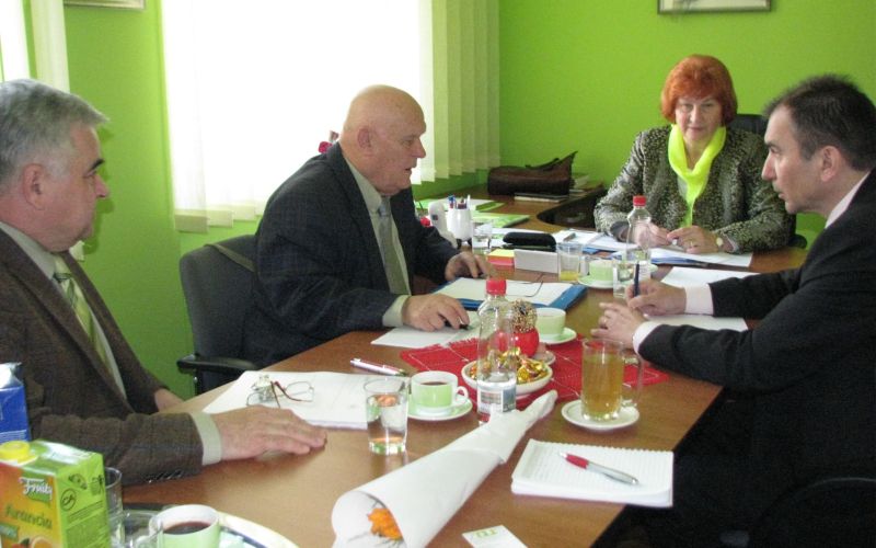 srecanje_s_poslancem_marec_2012__internet.jpg