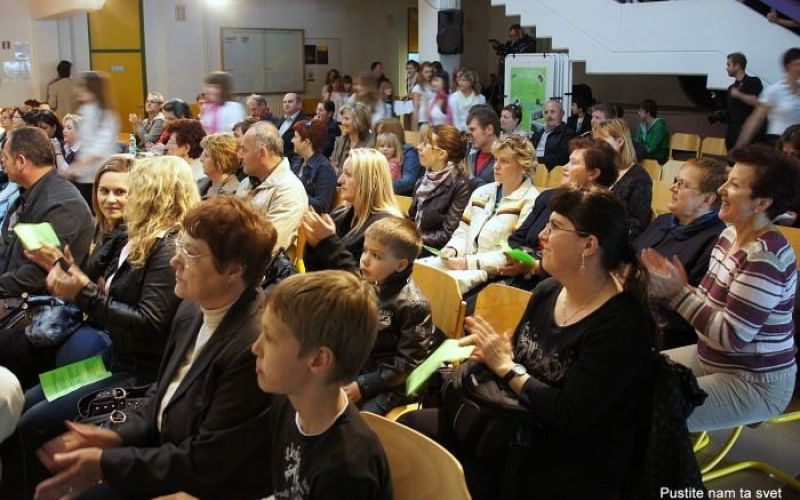 mladinska_revija_01.jpg