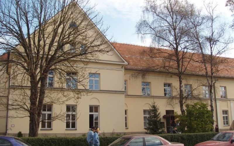 gimnazija_brezice_stavba_ml.jpg