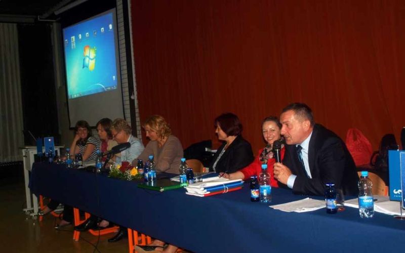 predstavljalci_na_javni_razgrnitvi.jpg