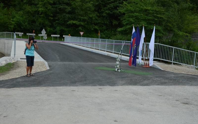 nov_most_cez_mirno_v_dolenjem_bostanju001.jpg