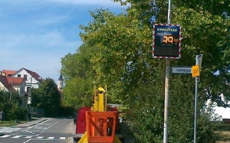 prikazovalnik_hitrosti_splet.jpg