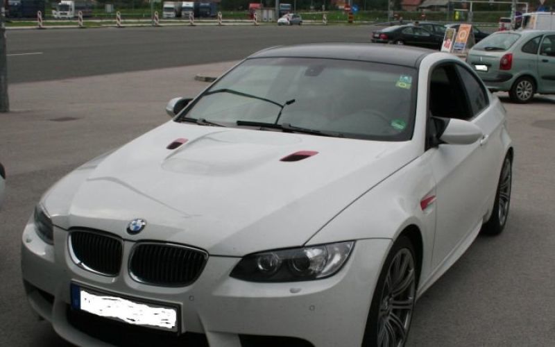 ukraden_bmw.jpg