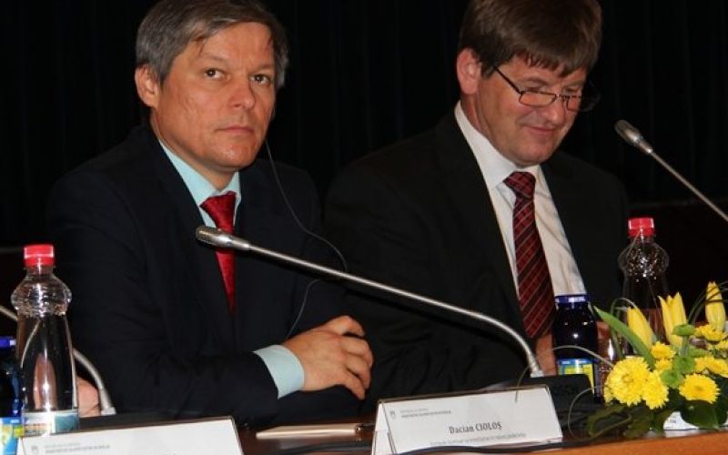 minister_bogovi____desno__z_evropskim_komisarjem_za_kmetijstvo.jpg