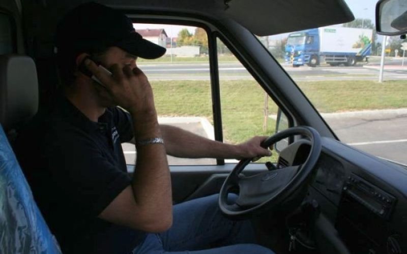 telefon_2_tjg.jpg