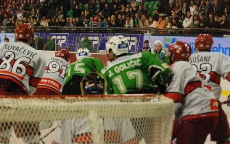 075101_175869_hokej_jesenice_olimpija_rkrka4.JPG