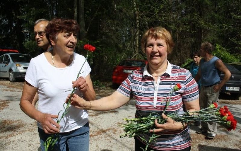 debenec027.jpg