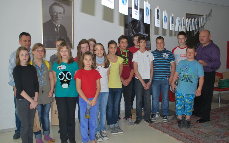 na_razstavi_pesem__boginja__zapoj__v_mkl.jpg