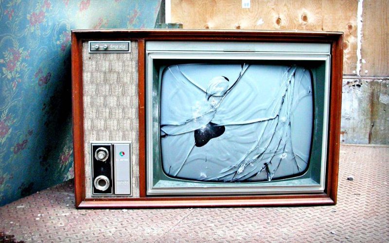 tv2.jpg