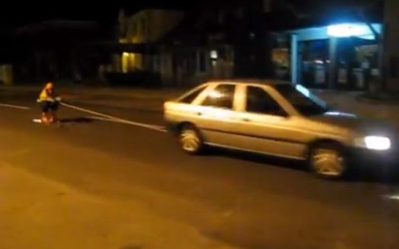 smučar na cesti.jpg