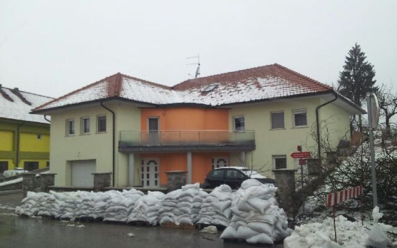 Poplave Laze
