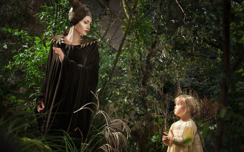Angelina in hčerka Vivienne v filmu Maleficent.jpg