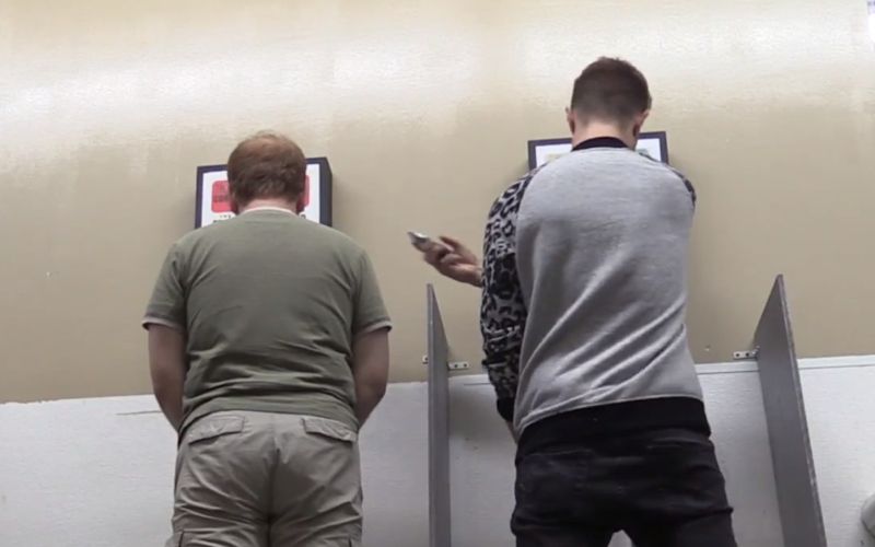 Fotografira stranišče wc.jpg