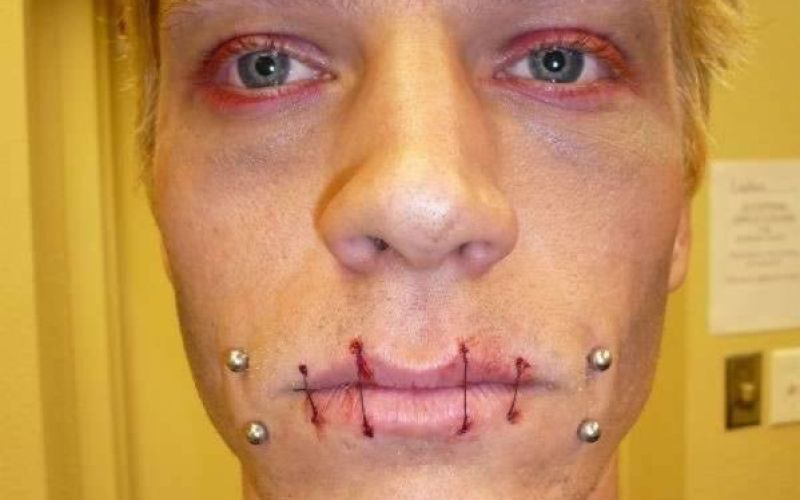 a98939_mouth-piercing_8-.jpg