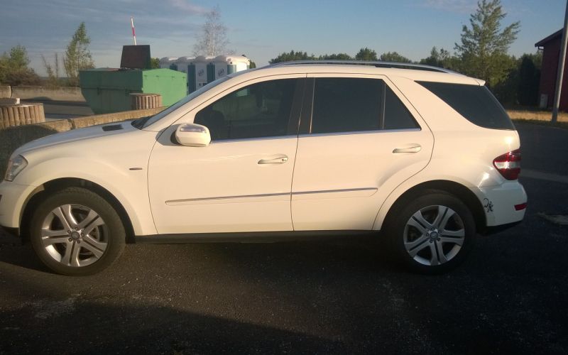 Merceses Benz ML.jpg
