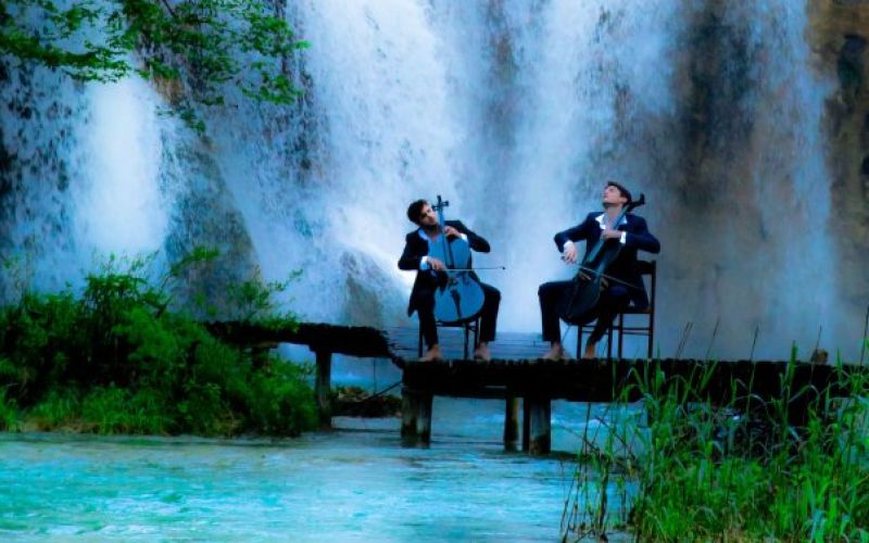 2Cellos
