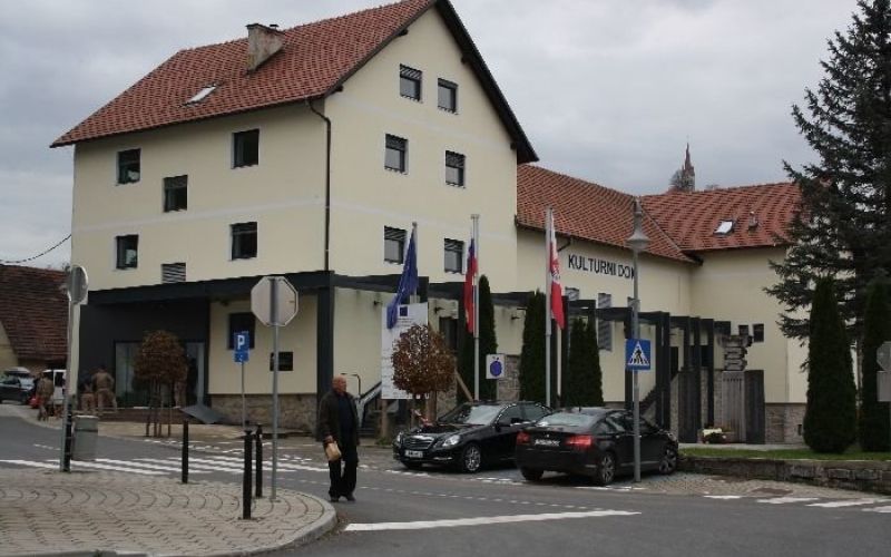 kulturni_dom_mokronog_ja.jpg