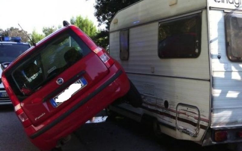 Fiat panda, nesreča, prikolica