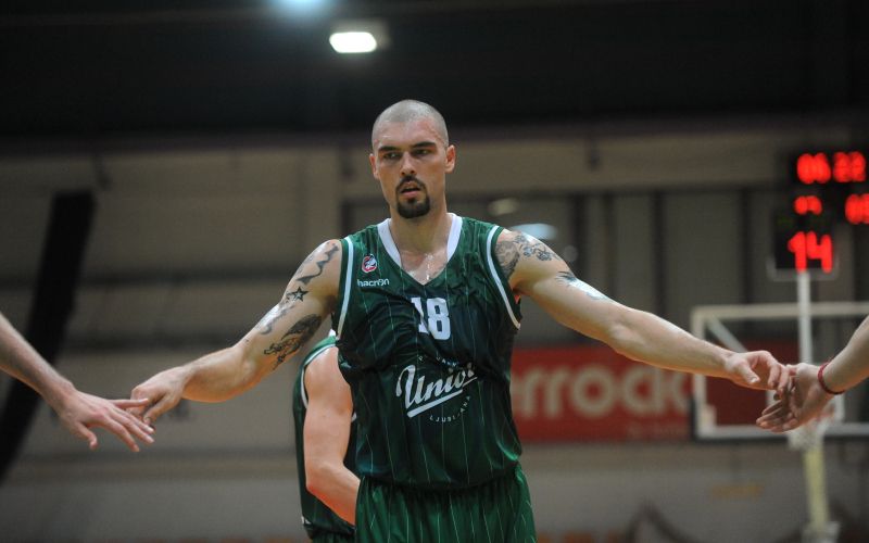 nikolov.JPG
