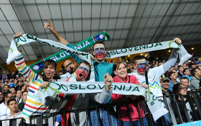 slovenija navijaci.JPG