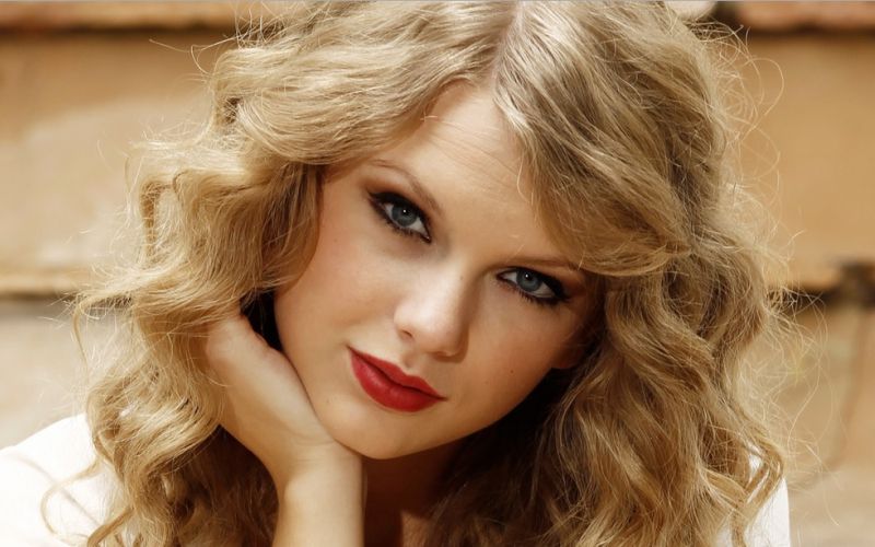 Taylor Swift.jpg