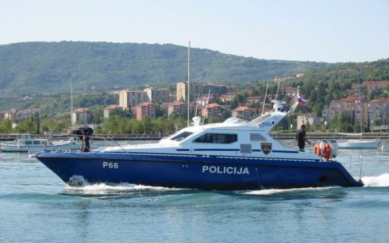policija čoln.jpg