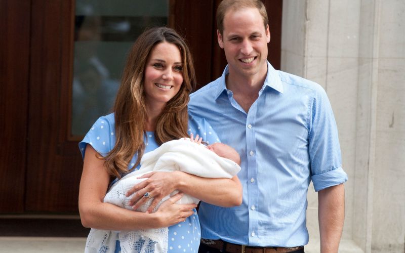 Kate in William s princem Georgeom.jpg