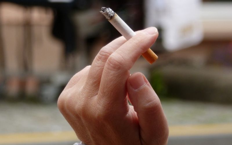 Kadilka, kajenje, cigareta.jpg