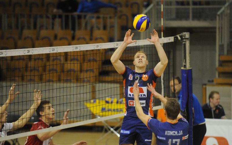 ach volley.jpg