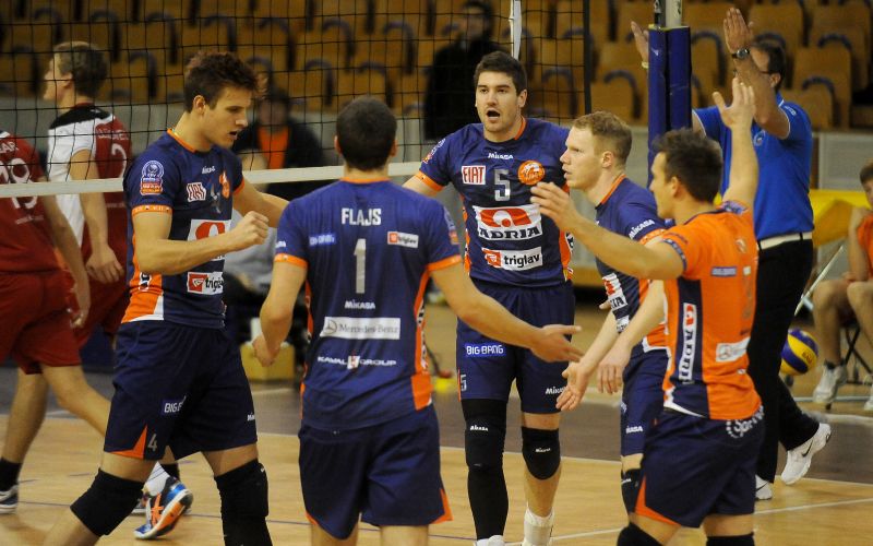 ach volley.JPG