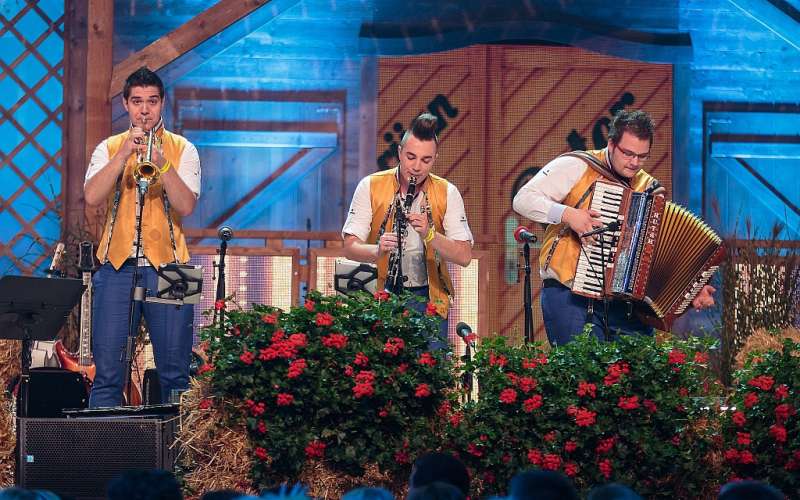 poskočni muzikanti.jpg