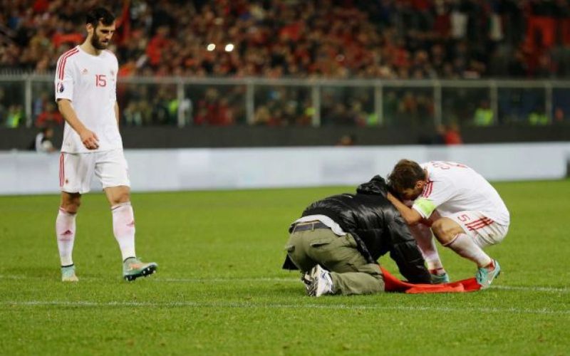 lorik cana.jpg