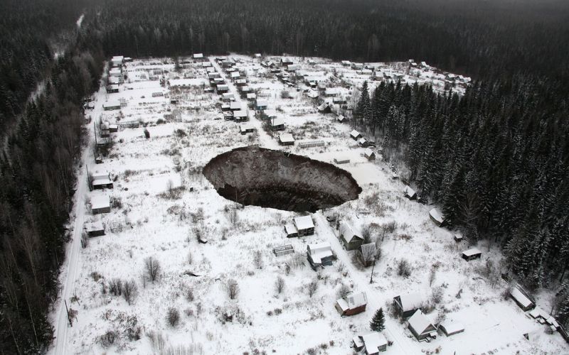 Luknja, vrtača, udor.jpg
