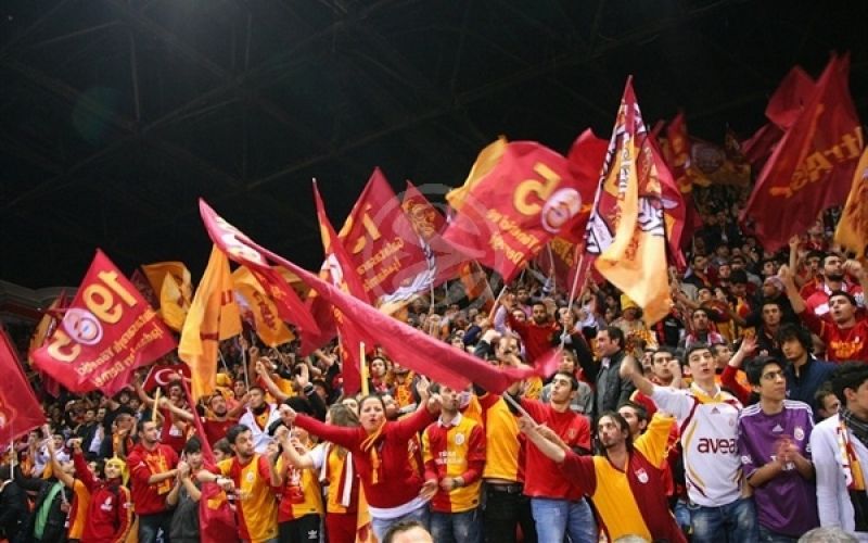 galatasaray-medical-park-fans.jpg