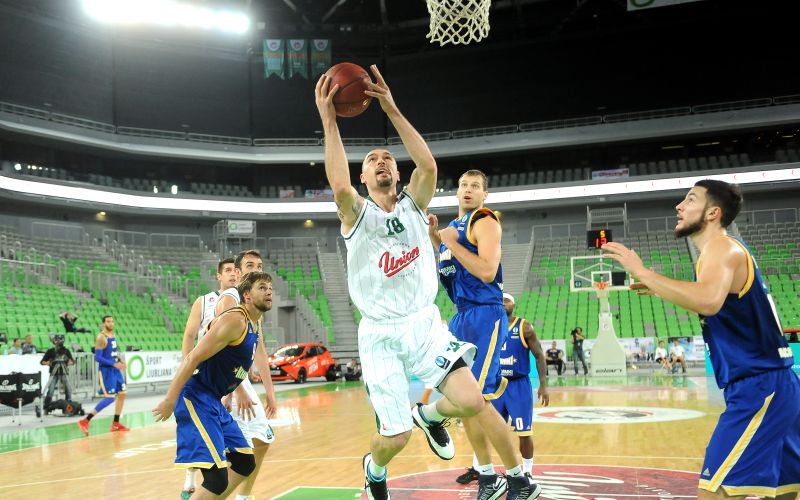 781-18-nikolov ap.JPG