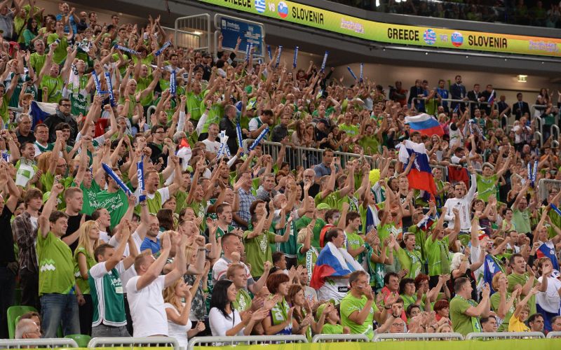 slovenski navijaci.JPG