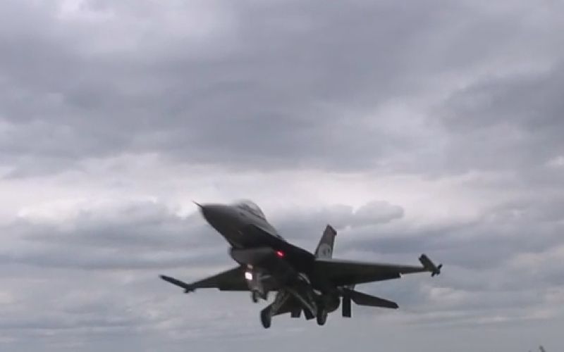 letalo f-16.jpg