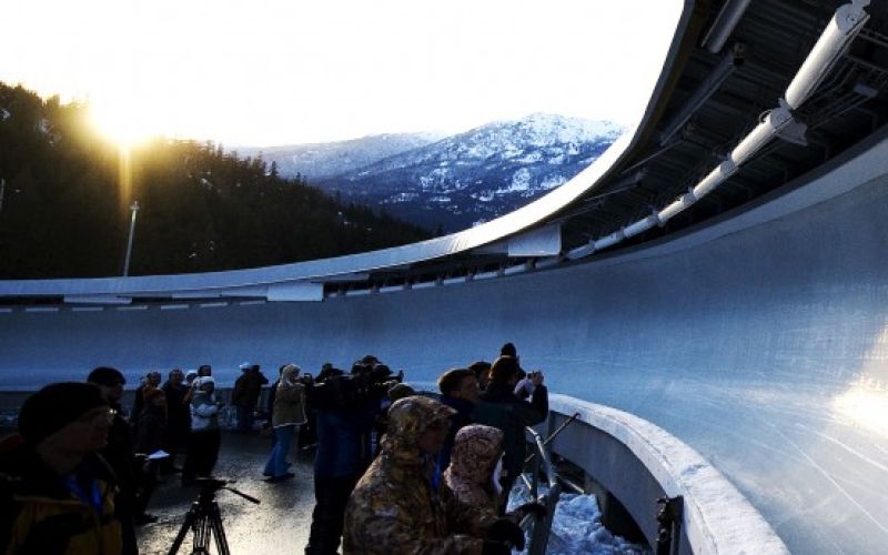 cropped-dm-bobsleigh-sunset1.jpg