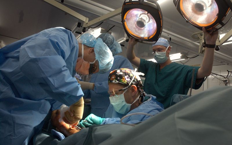 kclj klinični center bolnica operacija kirurg tony
