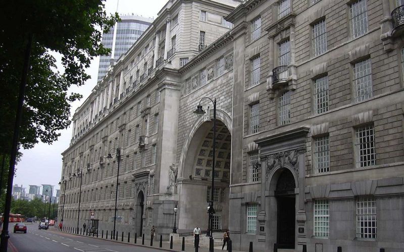 thames house sedez mi5.jpg