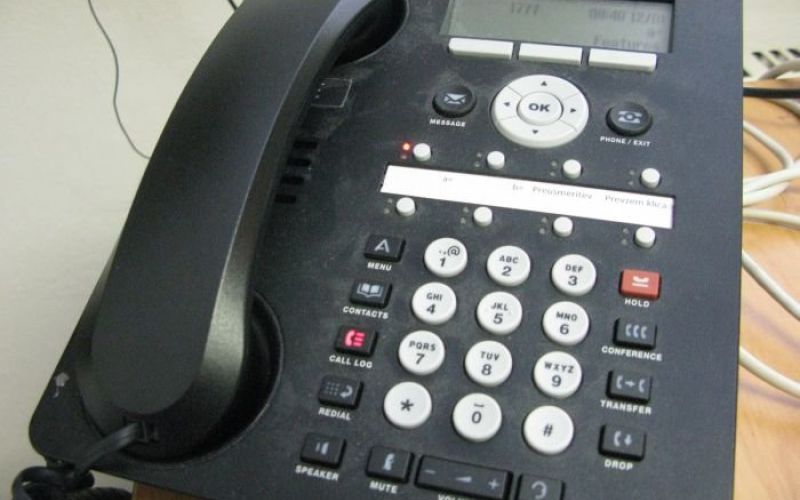 telefon.jpg