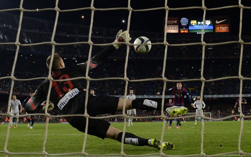 828-2-3-messi re.jpg