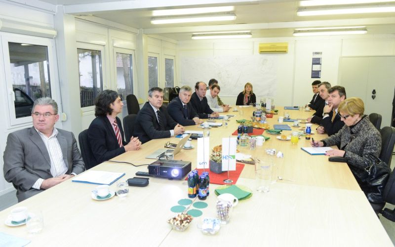 ministra_v_gen.jpg