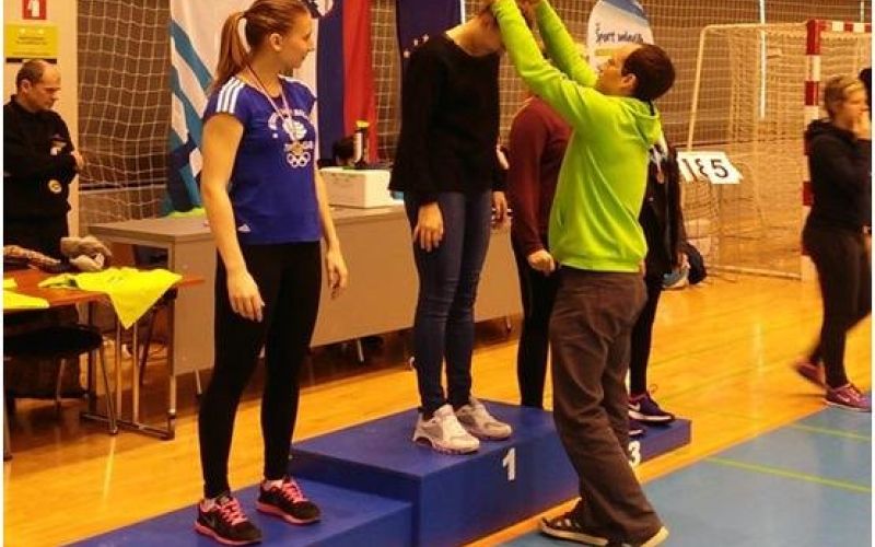 e_badminton.jpg