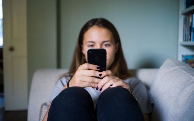 mladi sms grožnja