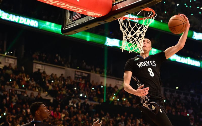 Zach LaVine re.jpg