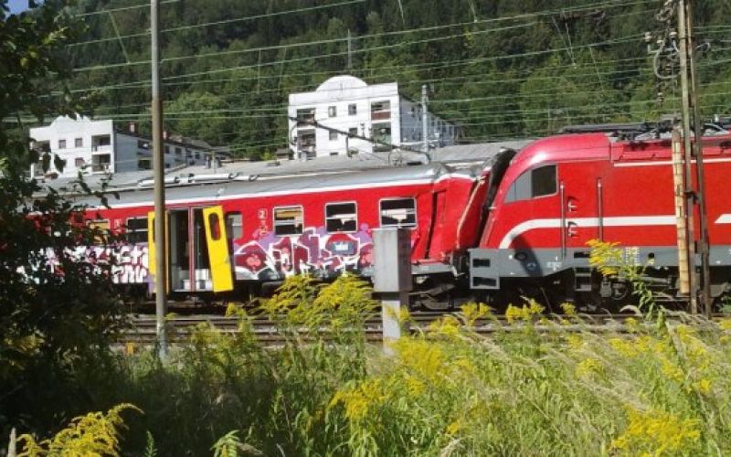 vlak nesreča lokomotiva jesenice slovenske železnice