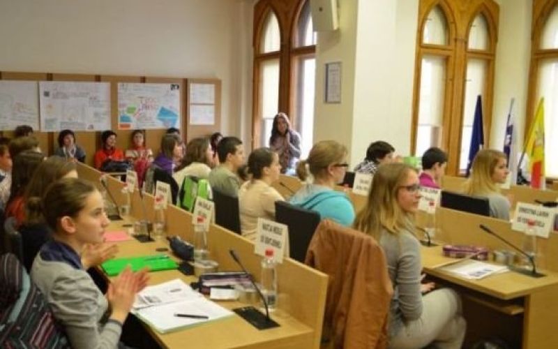 otroski_parlament.jpg